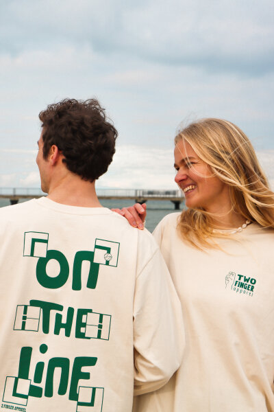 2 finger apparel "on the line" Longsleeve